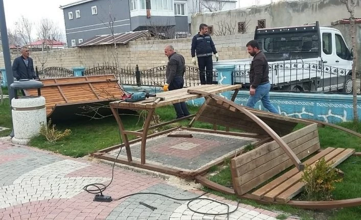 Tuşba’da hizmete çirkin saldırı