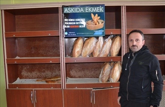 Ülkücüler ’Askıda Ekmek’ uygulaması başlattı