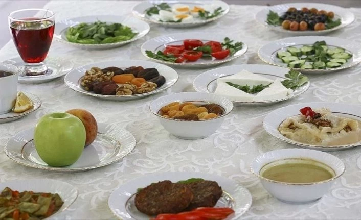 Uzmanından iftar ve sahurda beslenme önerileri