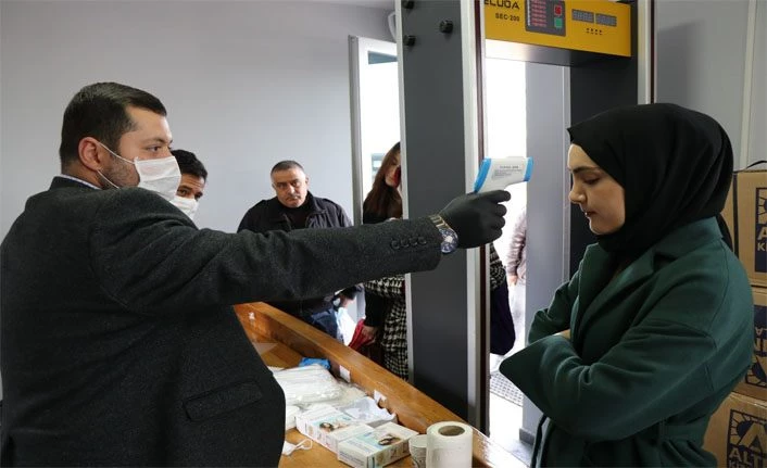 Van Edremit Belediyesi sosyal mesafe önlemlerini arttırdı