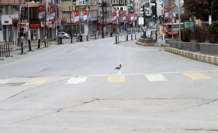 Van, hayalet şehre döndü