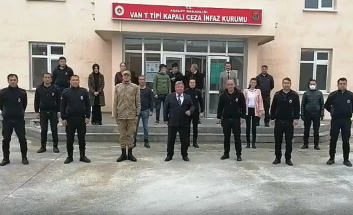 Van’da ceza infaz kurumu çalışanlarından ‘Biz Bize Yeteriz Türkiye’ dayanışması