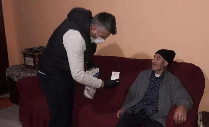 Van'da Vefa ekibi 70 yaşındaki akciğer hastası için seferber oldu