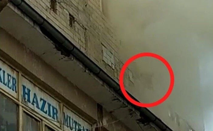 Van'da çıkan yangında mahsur kalan hamile kadın pencereden böyle atladı