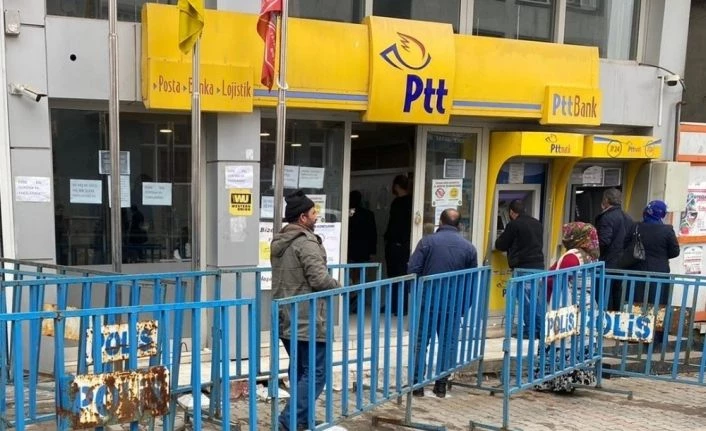 Yoğunluk yaşanan PTT şubeleri kapatılıyor! Ödemeler artık evlerde yapılacak