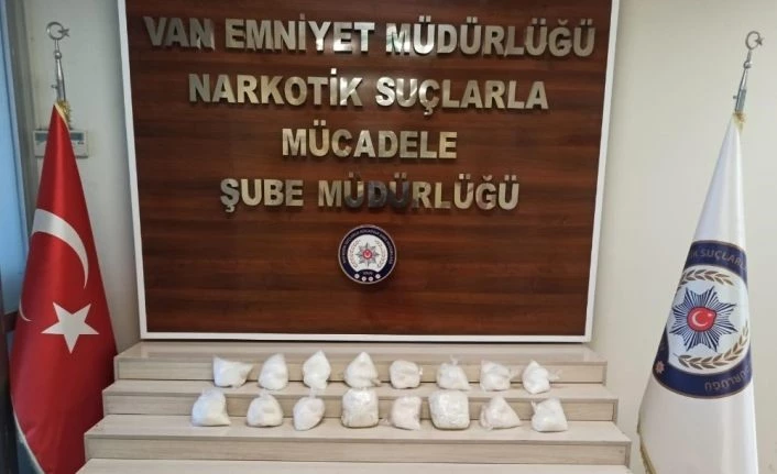 Van'da Zeyna’nın katıldığı aramada 9 kilo uyuşturucu ele geçirildi