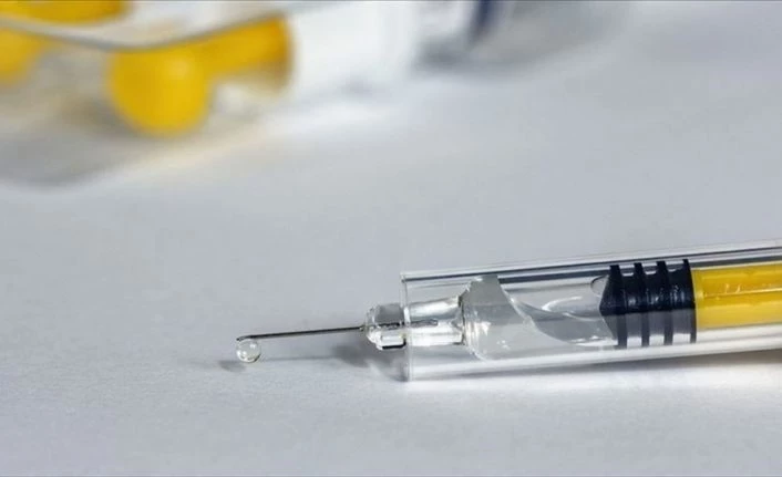 ABD Kovid-19 aşısı için İngiliz ilaç firmasına 1,2 milyar dolar ödeyecek