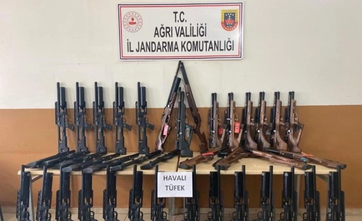 Ağrı’da piyasa değeri 200 bin TL olan elli adet havalı av tüfeği ele geçirildi