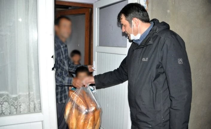 Başkan Çoğaç’tan ihtiyaç sahiplerine ekmek