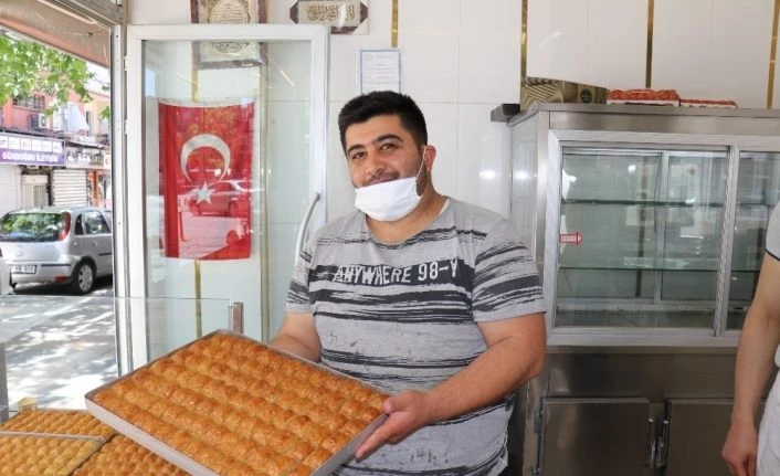 Bayram kısıtlamasına rağmen baklavaya yoğun ilgi
