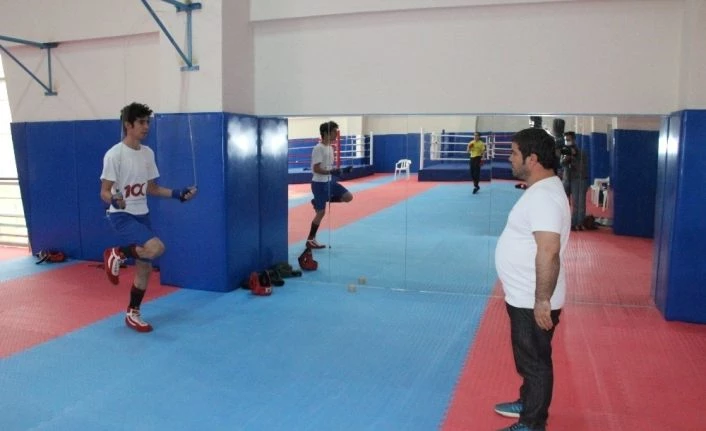 Boks Milli Takımlar  Antrenörü Döndü: "Eski performanslarını yakalayacaklar"