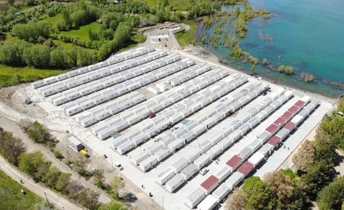 Depremin merkezi Sivrice’de Konteyner kentte yaşam