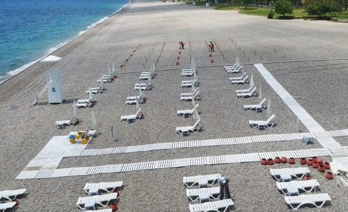 Dünyaca ünlü Konyaaltı sahilinde 
