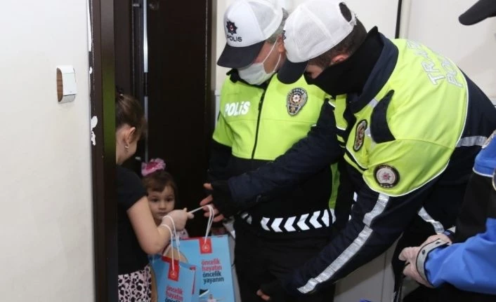 Elazığ’da çocuklara ev ziyaretiyle trafik eğitimi