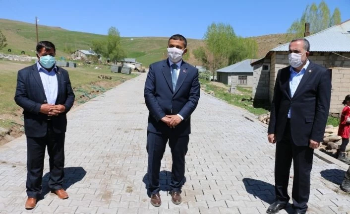 Erciş Belediyesinden parke taşı döşeme çalışması
