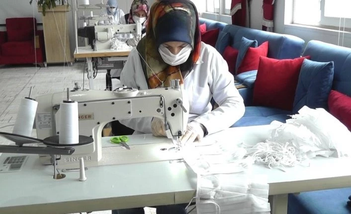 Erciş Kaymakamlığından günlük bin 500 adet maske üretimi