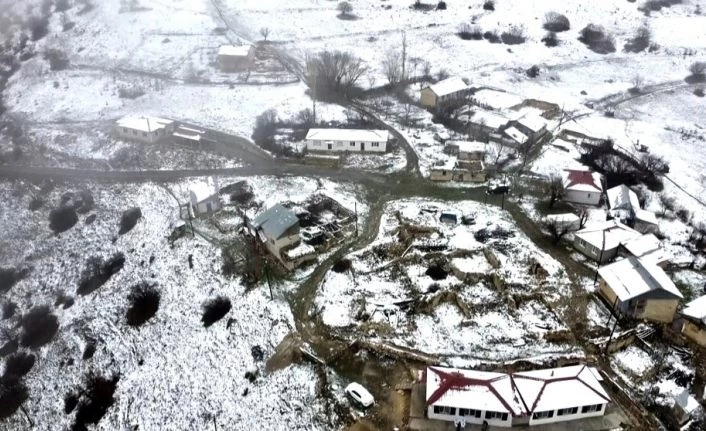 Erzincan ve Bayburt’un yüksek kesimlerinde kar yağışı