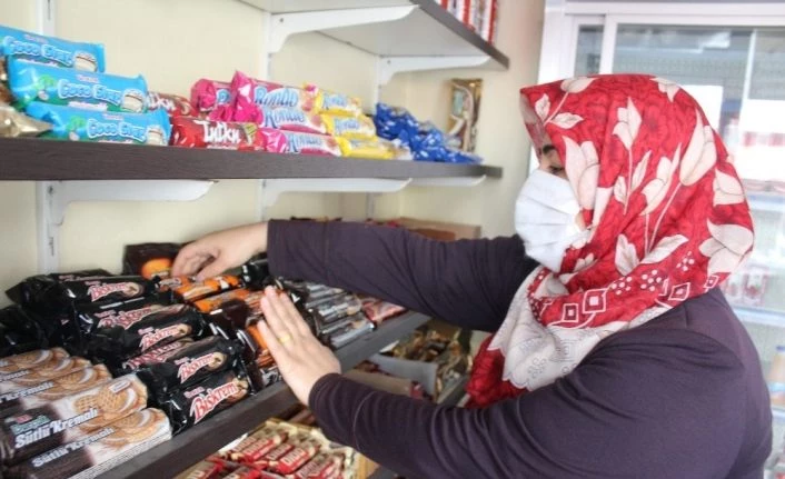 Gizli hayırsever bayram öncesi bakkal bakkal gezdi borç kapattı