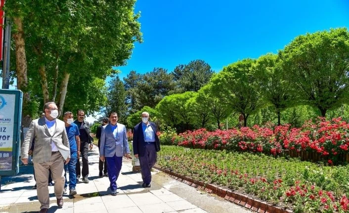 Gürkan, Sümerparkta incelemelerde bulundu