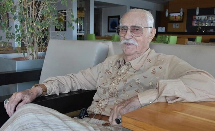 Hakiki filmlerin rol yapmadan oynayan jönü: Eşref Kolçak