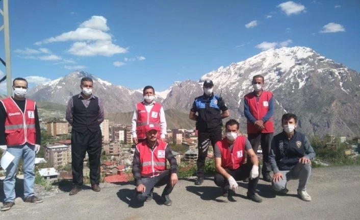 Hakkari Kızılay yardımlarını sürdürüyor