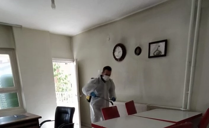Hakkari’deki iş yerleri dezenfekte edildi