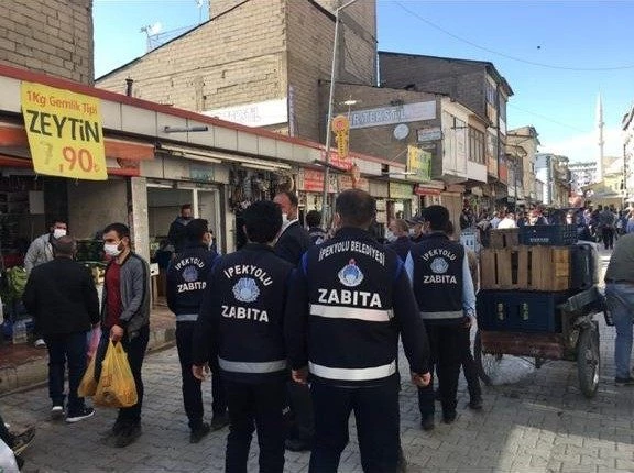 İpekyolu Belediyesi, bayram öncesi seyyar ve kaldırım işgaline karşı denetimler arttı