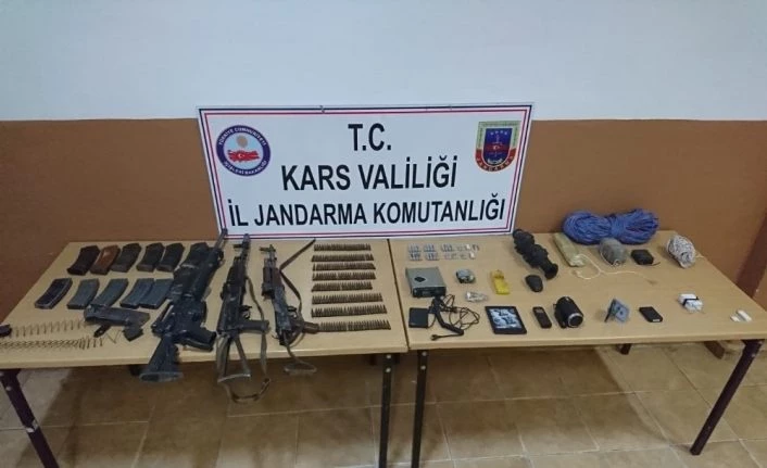 Kağızman’da 3 PKK’lı terörist silah ve teçhizatlarıyla birlikte ölü olarak ele geçirildi