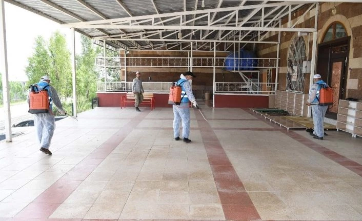 Muş Belediyesinden camilerde cuma hazırlığı