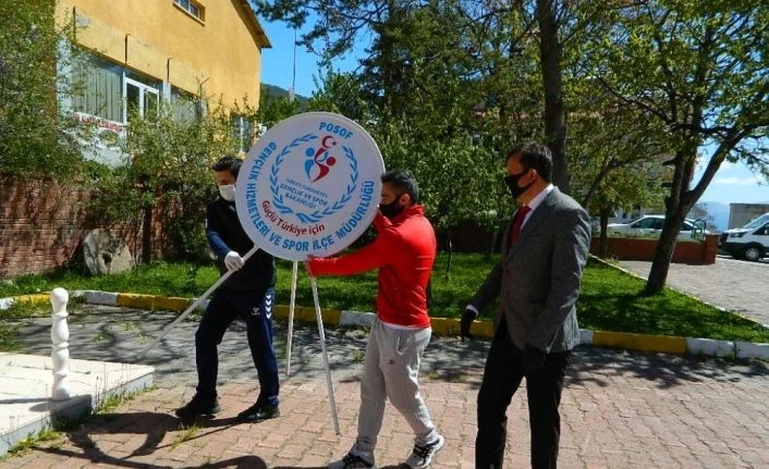 Posof’ta 19 Mayıs 19 kişi ile kutlandı