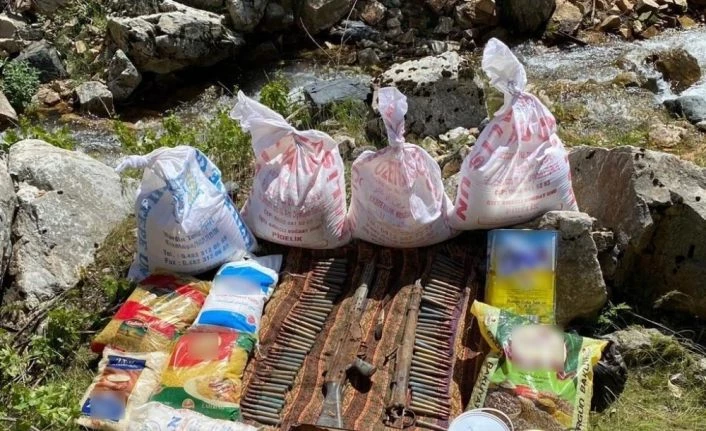 Teröristlerin kullandığı 8 katlı sığınak imha edildi, silah ve mühimmat ele geçirildi