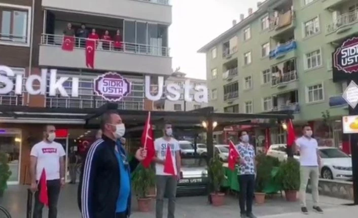 Tunceli tek yürek oldu, saat 19.19’da İstiklal Marşı’nı okudu