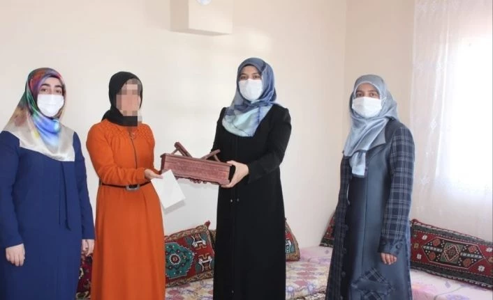 Van'da uzaktan eğitimle hafız oldular