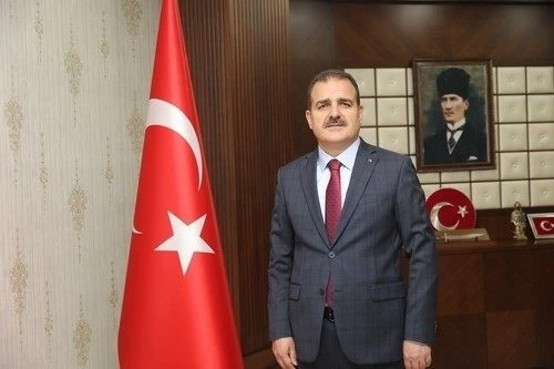 Vali Akbıyık’tan “Anneler Günü” mesajı