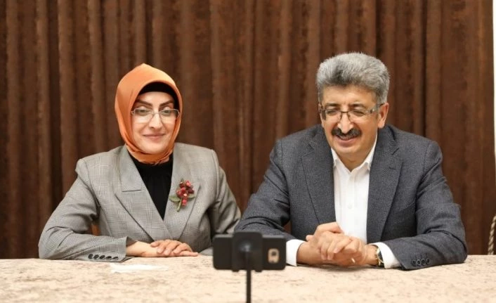 Vali Bilmez ve eşi Meral Bilmez, telekonferans görüşmesiyle şehit ailesi ve engelli ailesinin bayramını kutladı