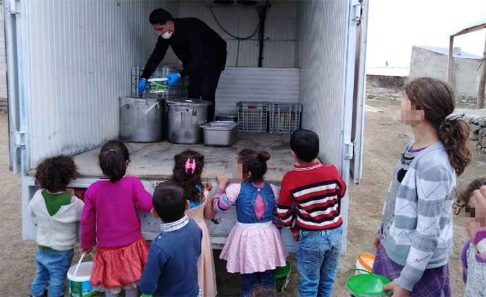 Van Çaldıran’da iftar yemeği vatandaşların hanelerine ulaştırılıyor