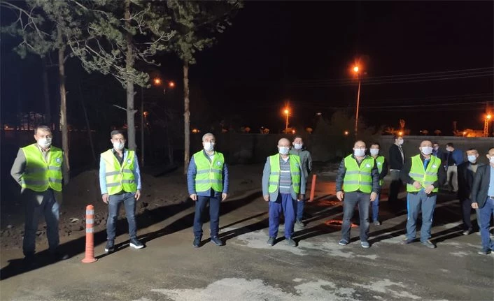 Van Edremit Belediye Başkanı Say temizlik personelleriyle sahur yaptı