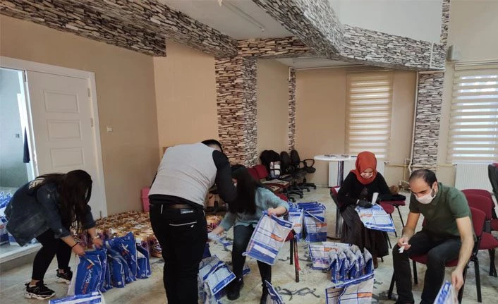 Van Edremit Belediyesi'nden hediyeler Türkiye’ye dağılıyor