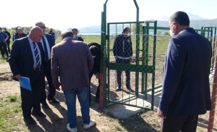 Van Gölü sahilindeki kaçak yapılar yıktırıldı