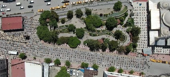 Van’da cuma namazı için kurbanlar kesildi