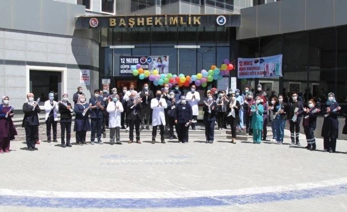 Van’da kahraman hemşirelerin günü kutlandı