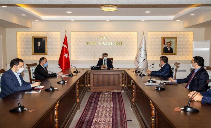 Van'da normalleşmenin engeli; Kaçak taziye düzenleyenler