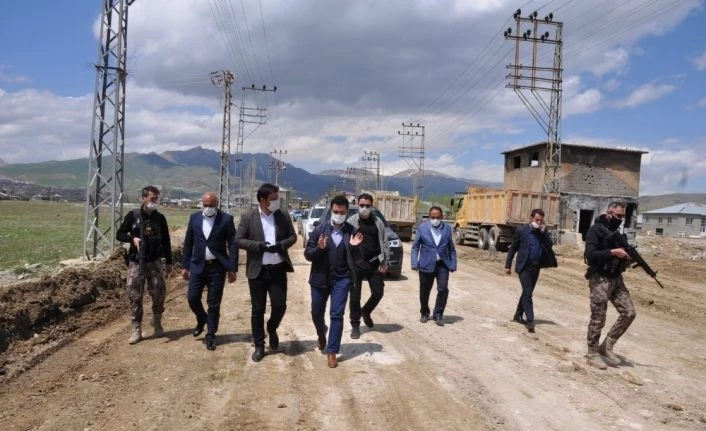 Yüksekova yol yapım çalışmalarına start verildi