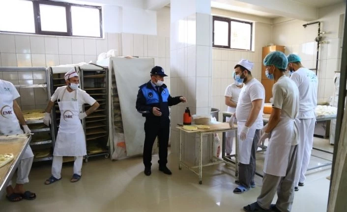 Zabıta ekipleri fırınları denetledi
