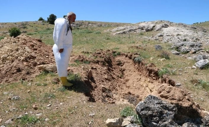 3 bin yıllık Hıdırbaba Höyüğüne defineciler zarar verdi