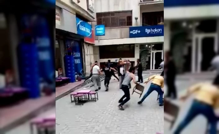 Van'da alacak verecek kavgasında tabureler havada uçuştu