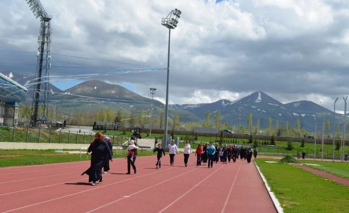 Atletizm tartan pistinde fazla kilolardan kurtulma zamanı