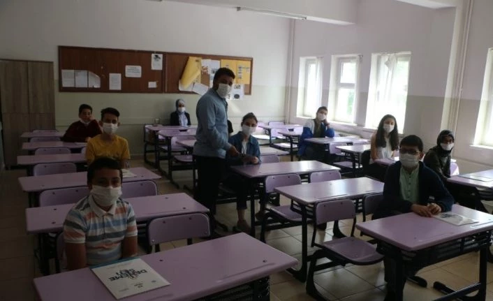 Aziziye’de büyük sınavlar öncesi deneme sınavı