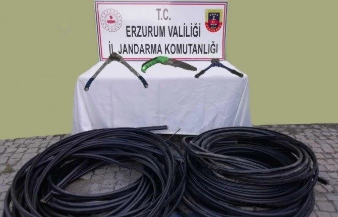 Bakır kablo hırsızları suçüstü yakalandı
