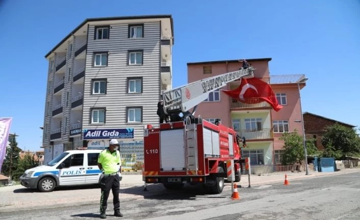 Başkan Güder’den şehit ailesine taziye ziyareti